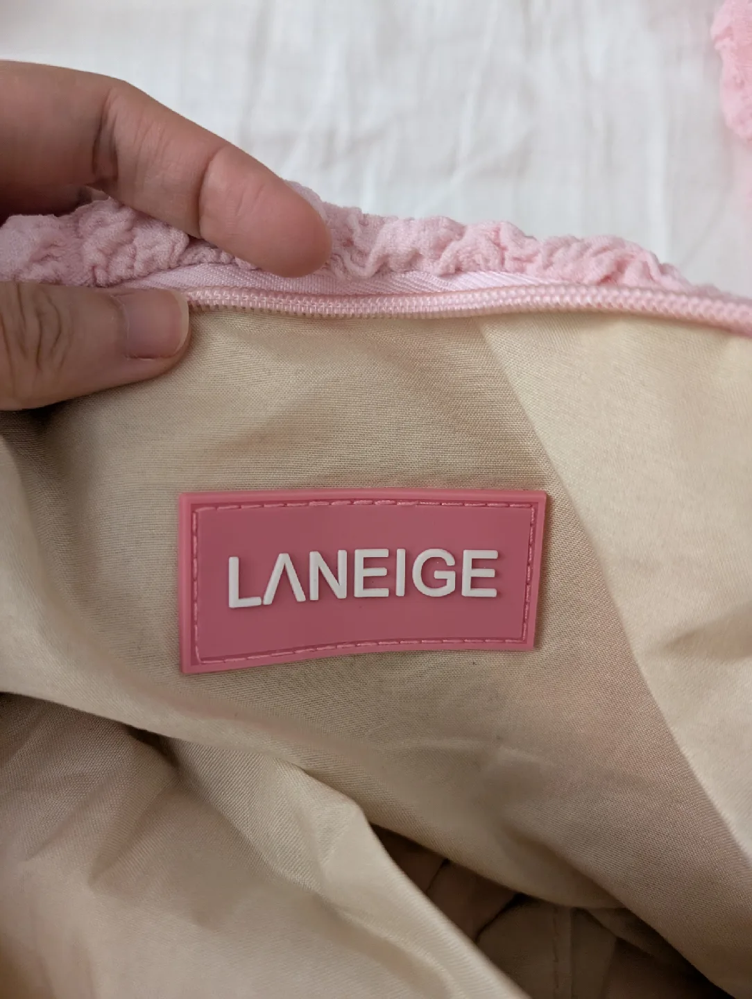 Brand New Laneige Pink Shoulder Bag Quilted Puffy Shoulder Bag image indicator(2)