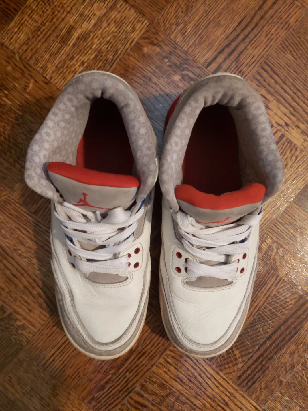 Air Jordan 3 Retro, Size 6.5Y image indicator(5)