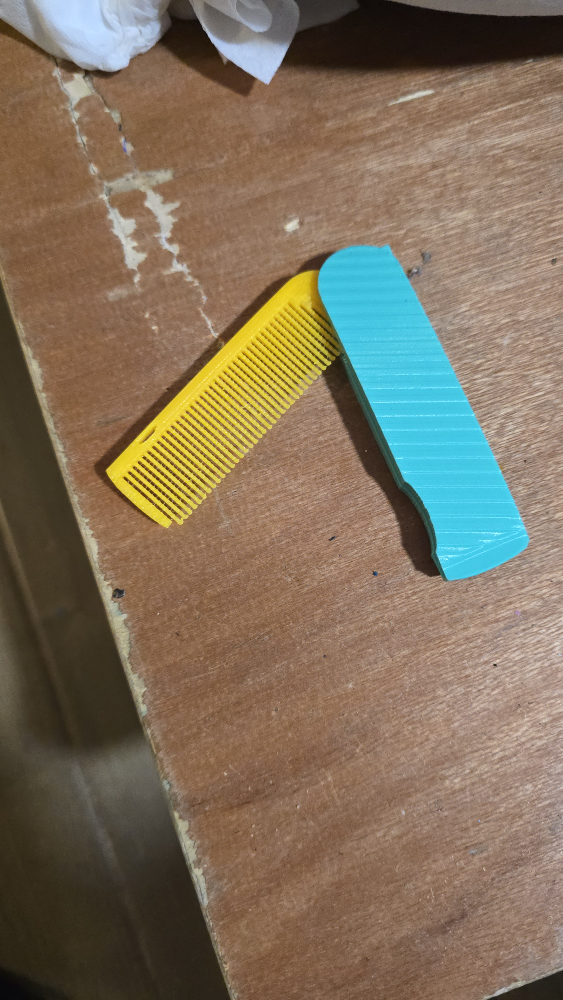🥕 Folding Hair Comb - Yellow and Blue