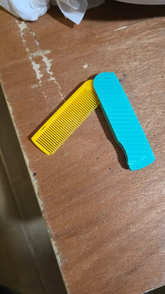 🥕 Folding Hair Comb - Yellow and Blue thumbnail