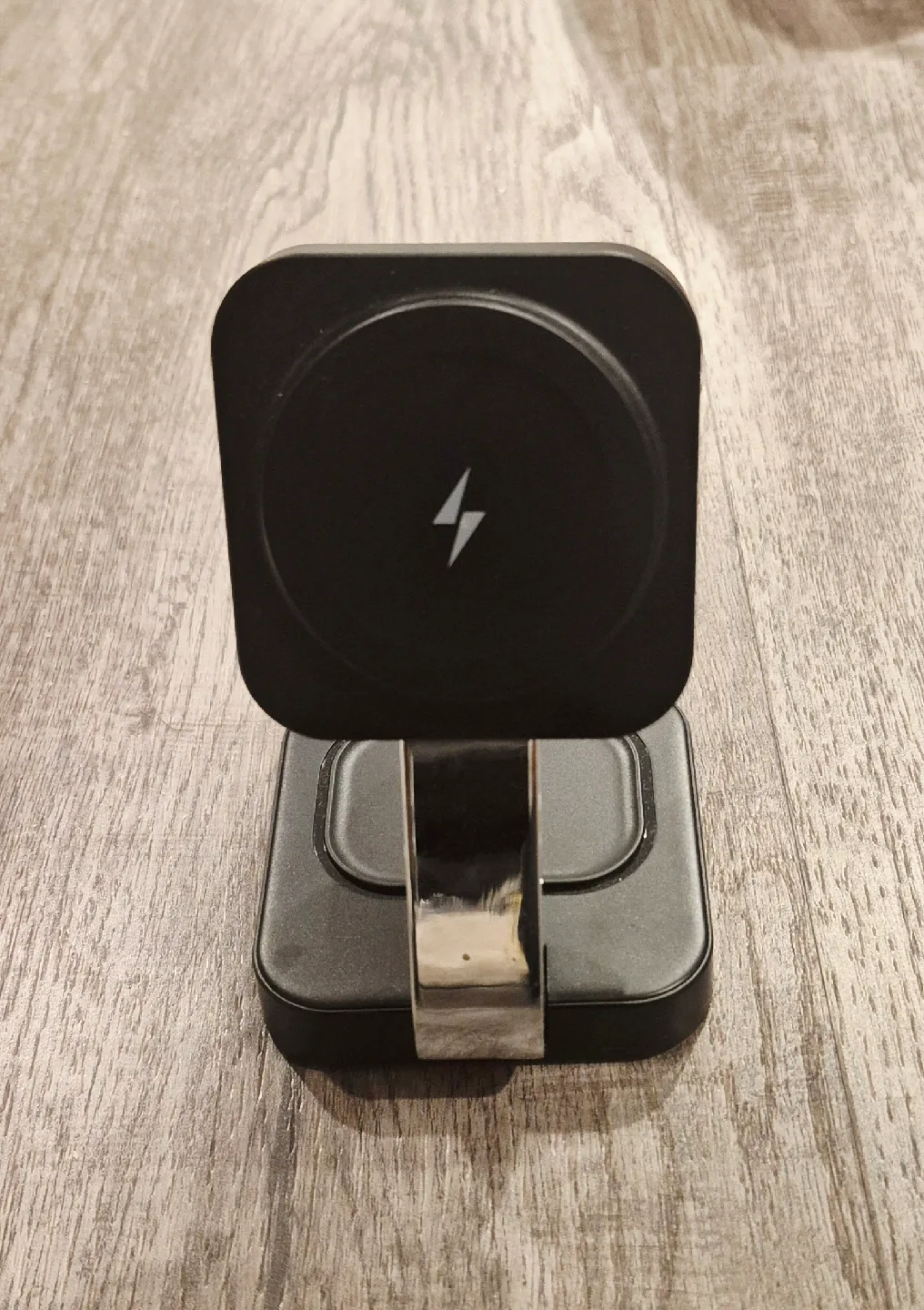 3-in-1 Foldable Wireless Charger Stand - Portable image indicator(3)