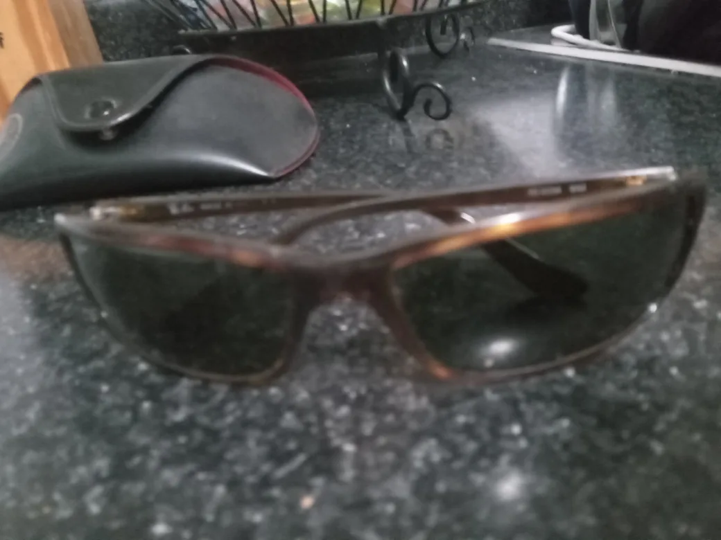 Ray-Ban Sunglasses with Case