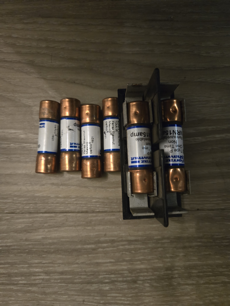 NEW Assorted Electrical Fuses - photo 3
