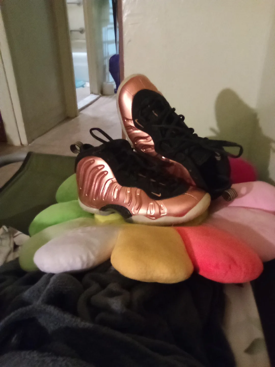 Nike Air Foamposite One Copper Black image indicator(7)