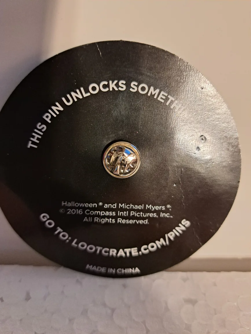 John Carpenter's Halloween metal pin 🥕 image indicator(3)