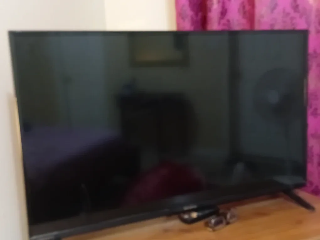 40" Westinghouse TV image indicator(2)