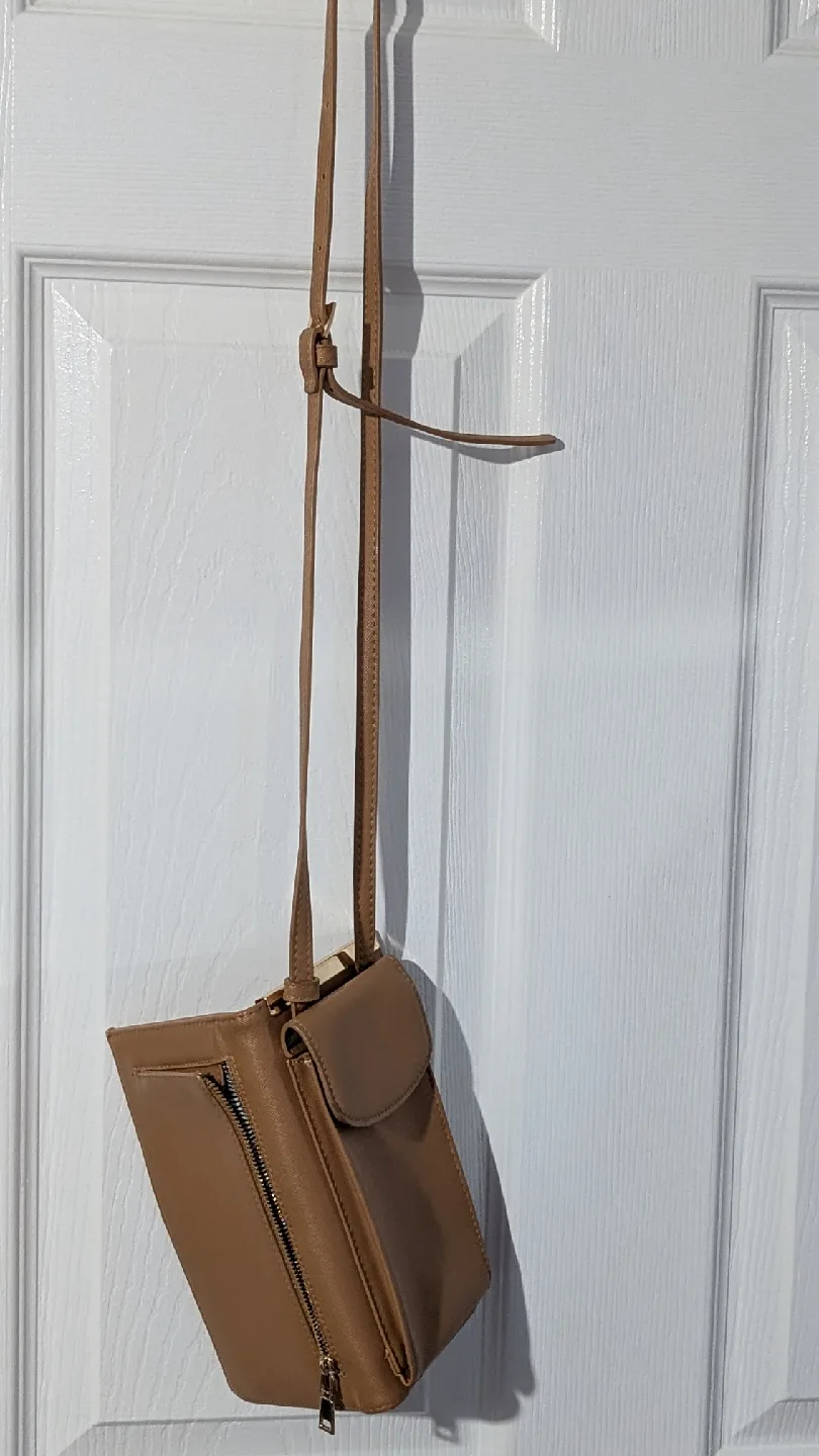 Madden Girl Tan Crossbody Wallet image indicator(2)