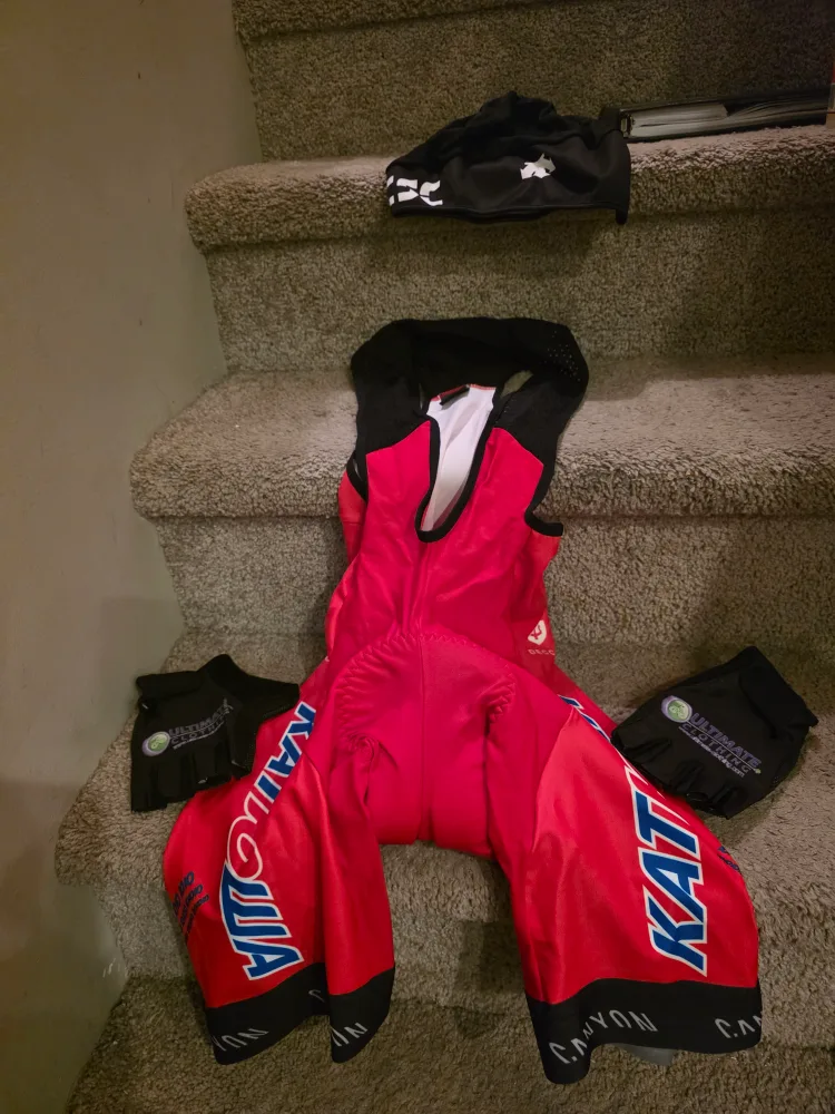 Katusha Cycling Jersey & Bib Shorts Set - Size 4 image indicator(4)