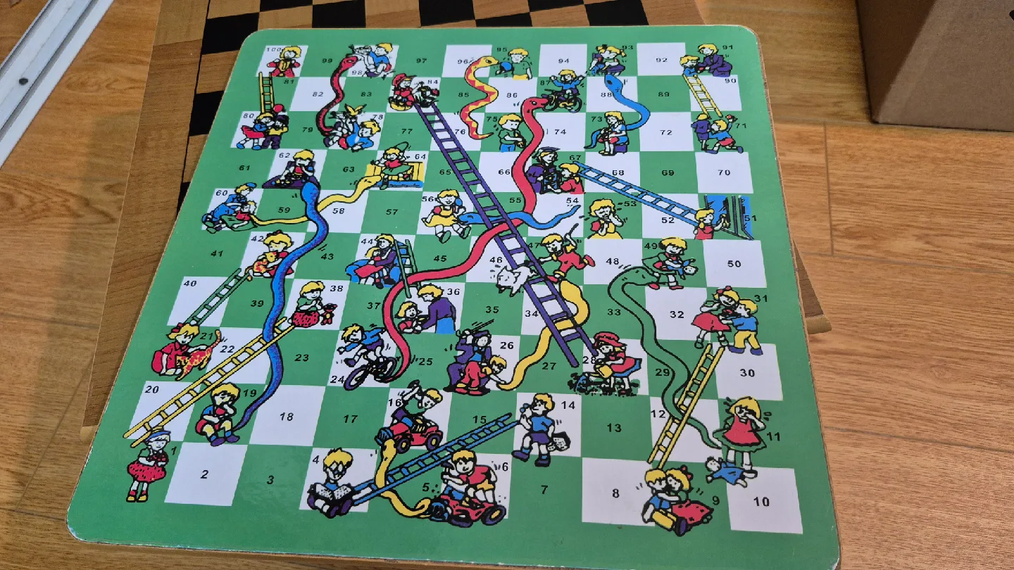 Vintage Wooden 5-in-1 Board Game Set image indicator(6)