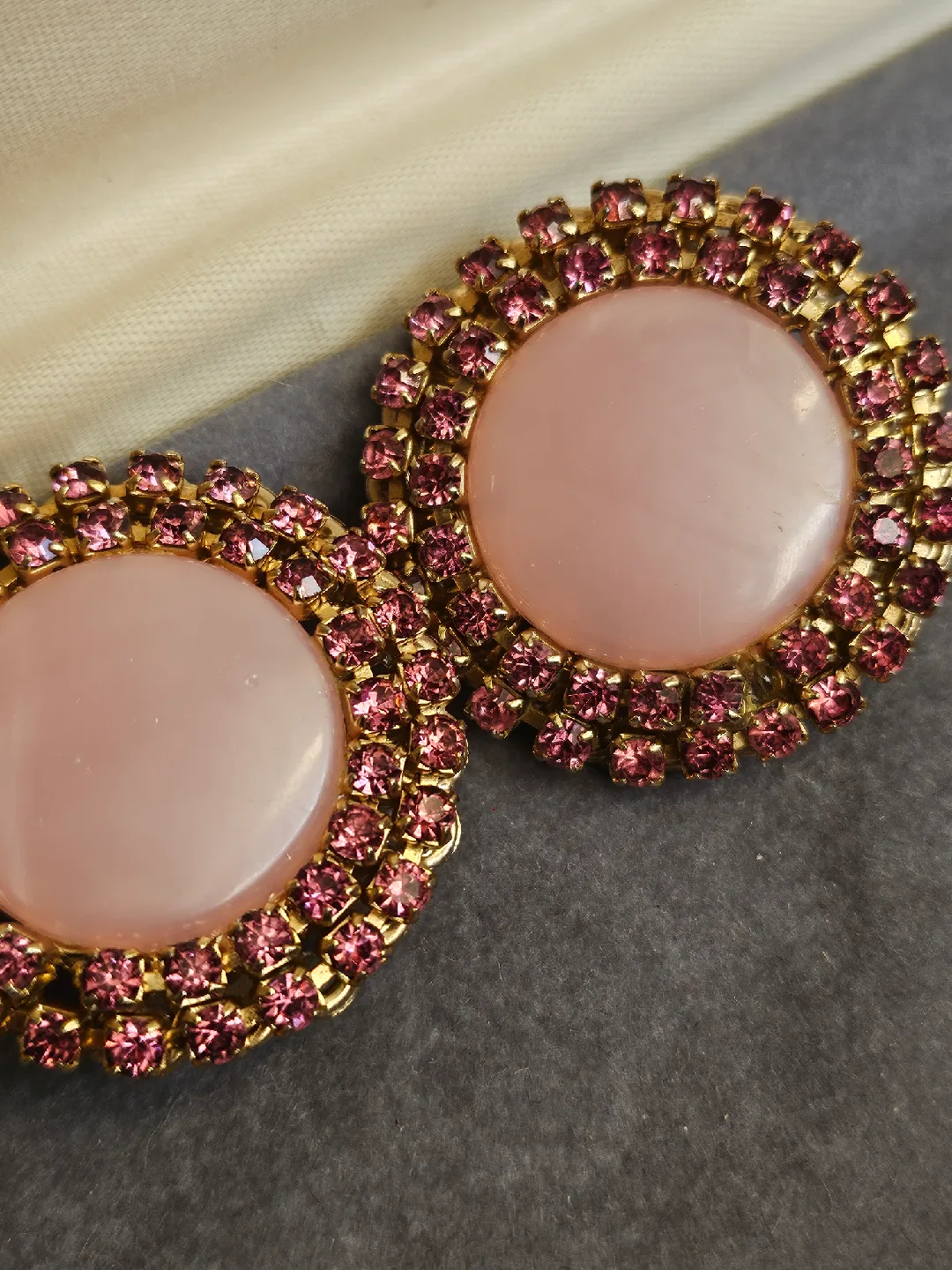 Vintage Pink & Gold Tone Clip On Earrings thumbnail