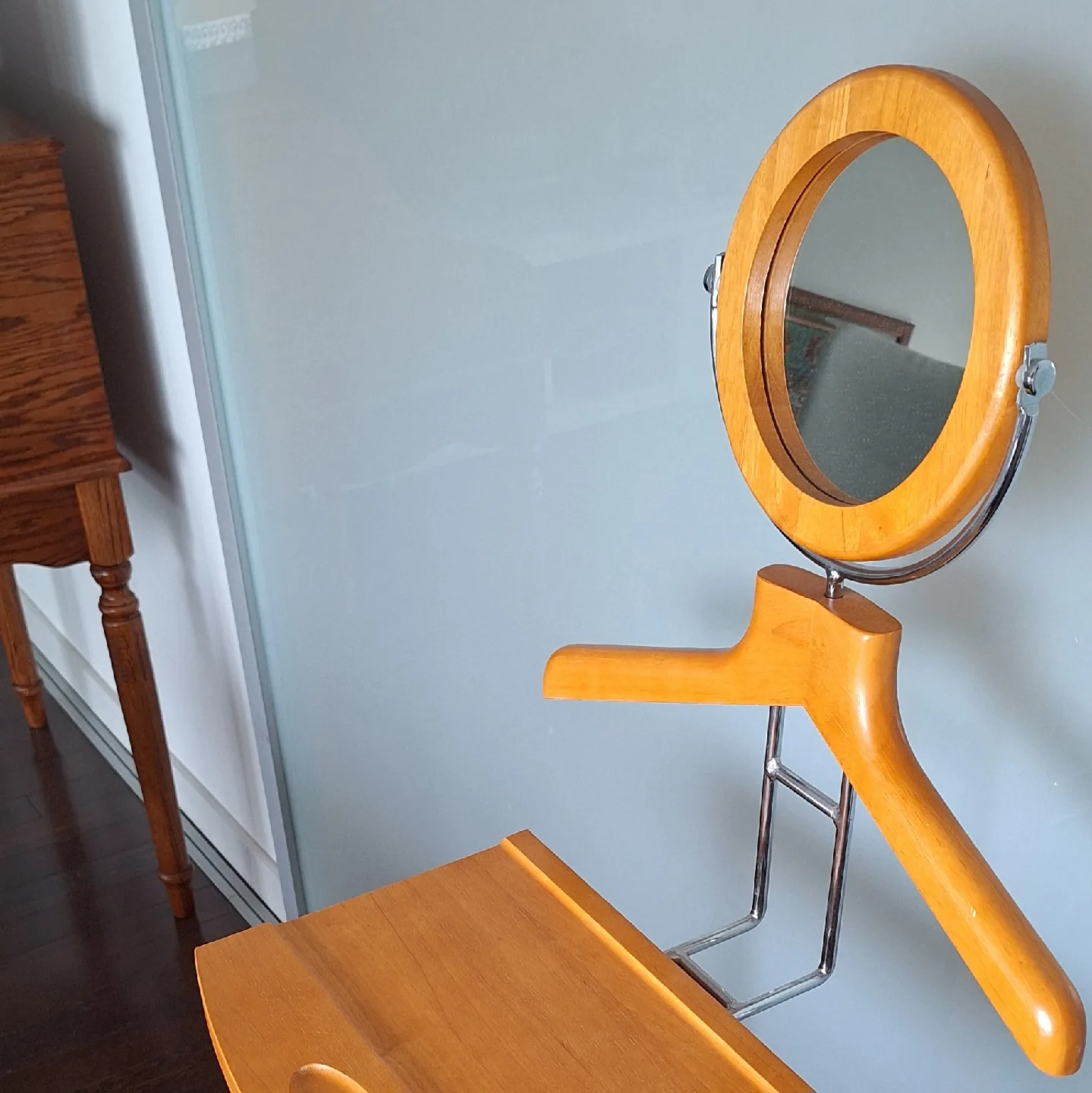 Wooden Valet Stand with Mirror image indicator(2)