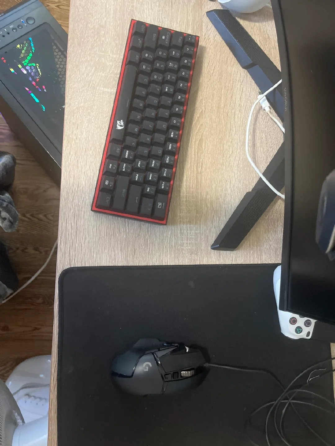 PC Gaming Setup: Custom Build, Keyboard, Mouse, Monitor image indicator(4)