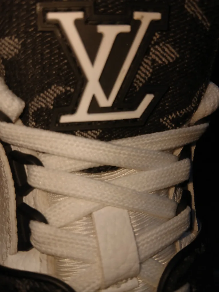 Louis Vuitton Trainer Sneaker thumbnail