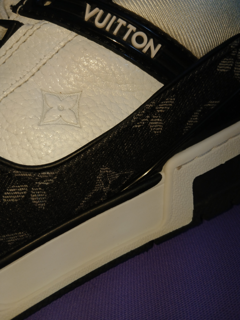 Louis Vuitton Trainer Sneaker - photo 4