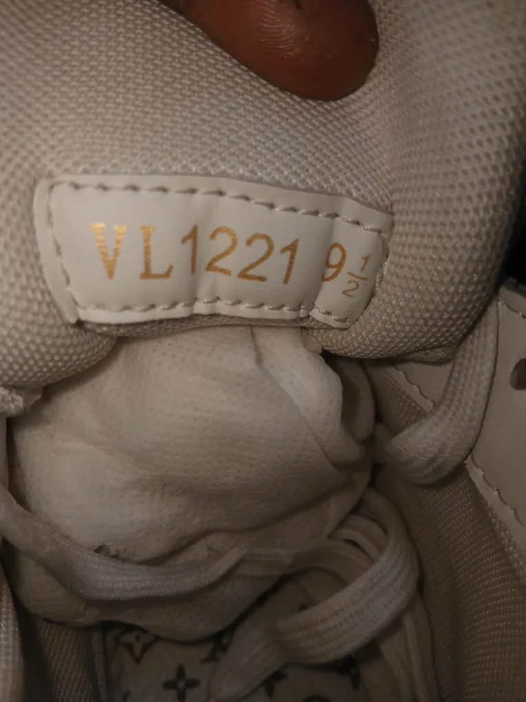 Louis Vuitton Trainer Sneaker image indicator(7)