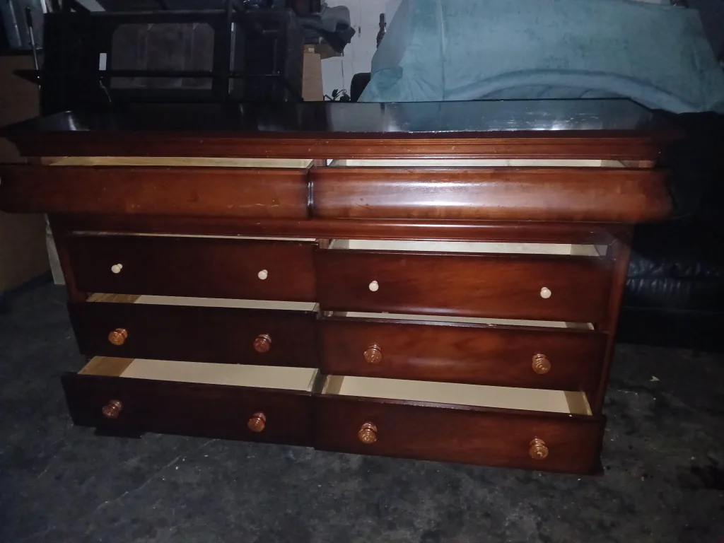 Dresser good condition image indicator(3)