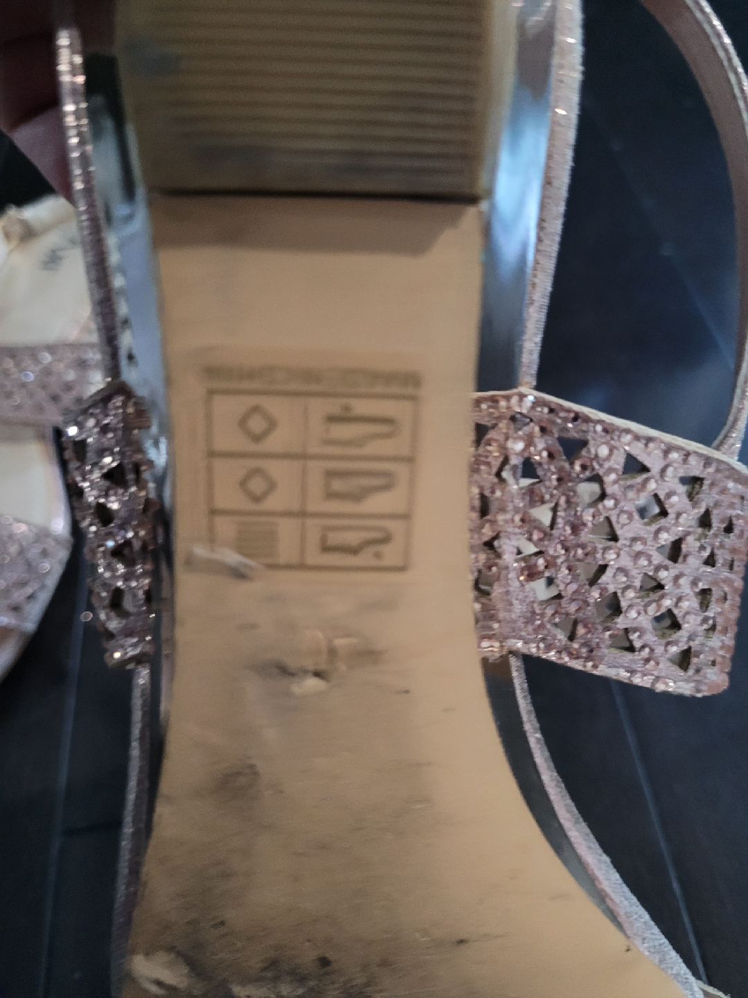 Taxi Sparkly Gold Rose Sandals - ladies Size 9 - photo 3