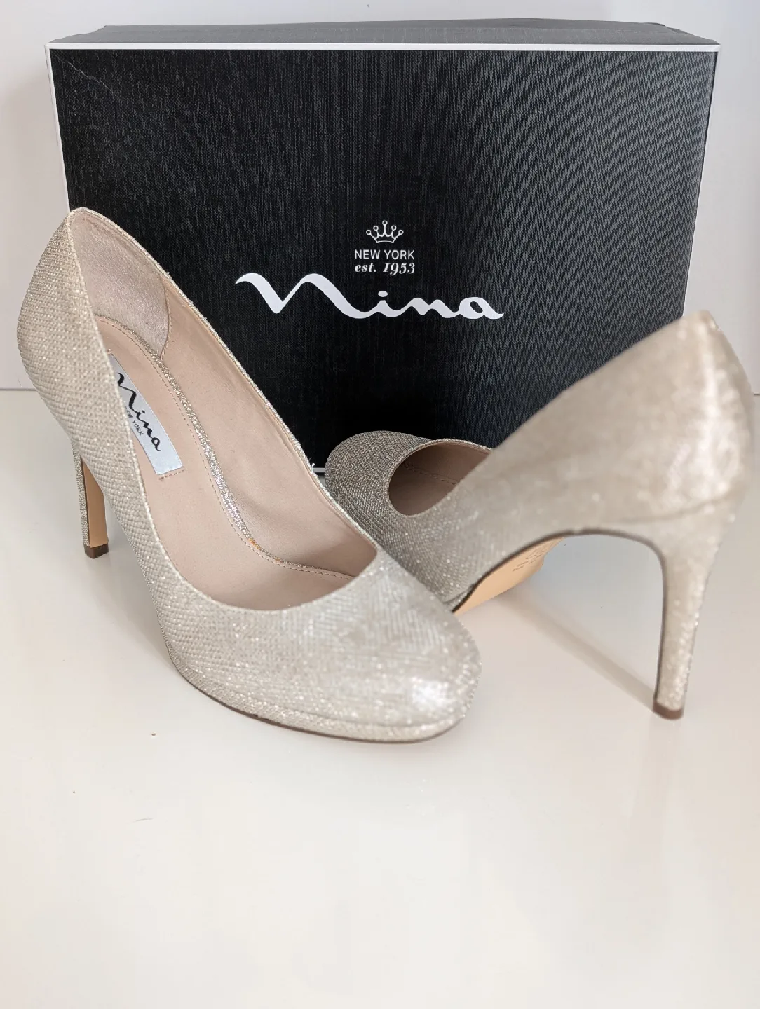 Nina New York Silver Heels - Size 7.5M image indicator(3)