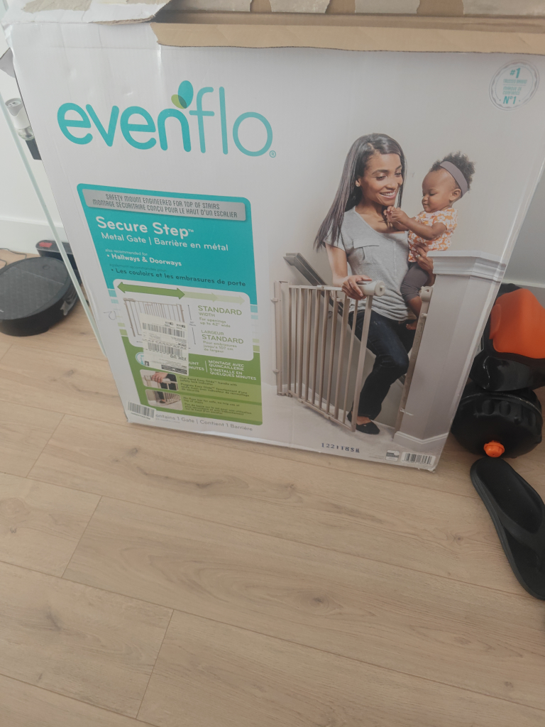 Evenflo Secure Step Metal Gate for babies