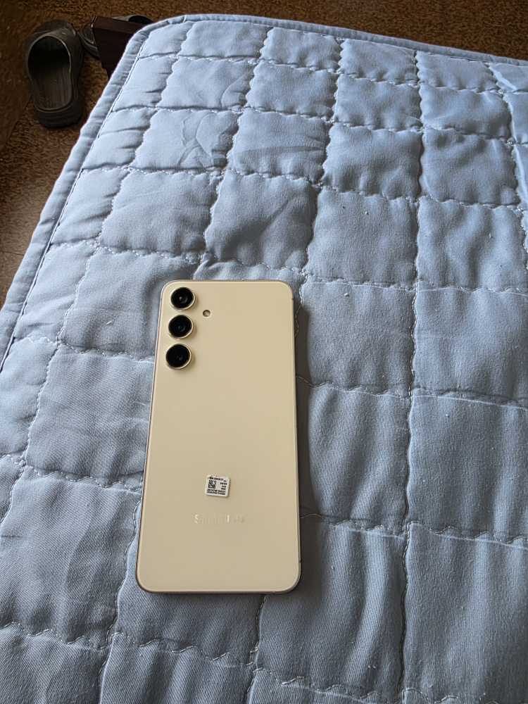 Samsung Galaxy S24+ Cream Color