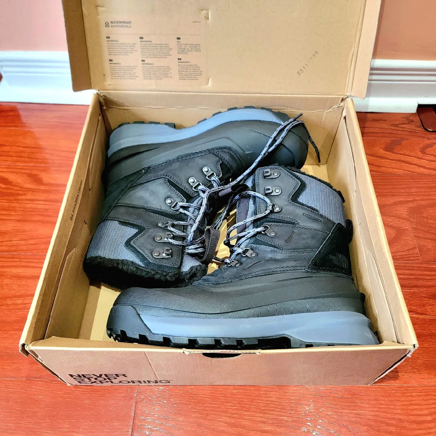 The North Face Size 10.5 Womens Winter Boots Chilkat V 400 image indicator(3)