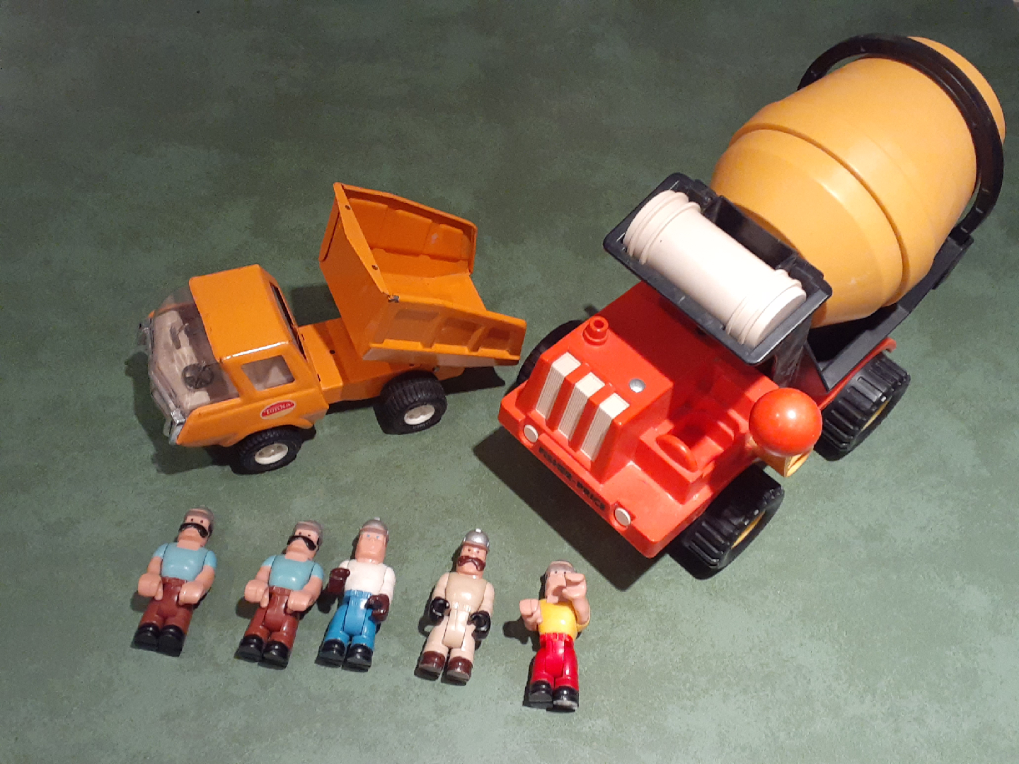 Tonka Dump Truck,Fisher Price Cement + Construction Workers