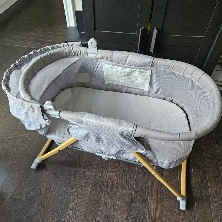 Safety First Rocking Baby Bassinet image indicator(4)