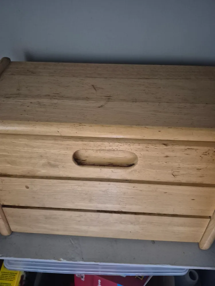 Wooden Bread Box image indicator(3)