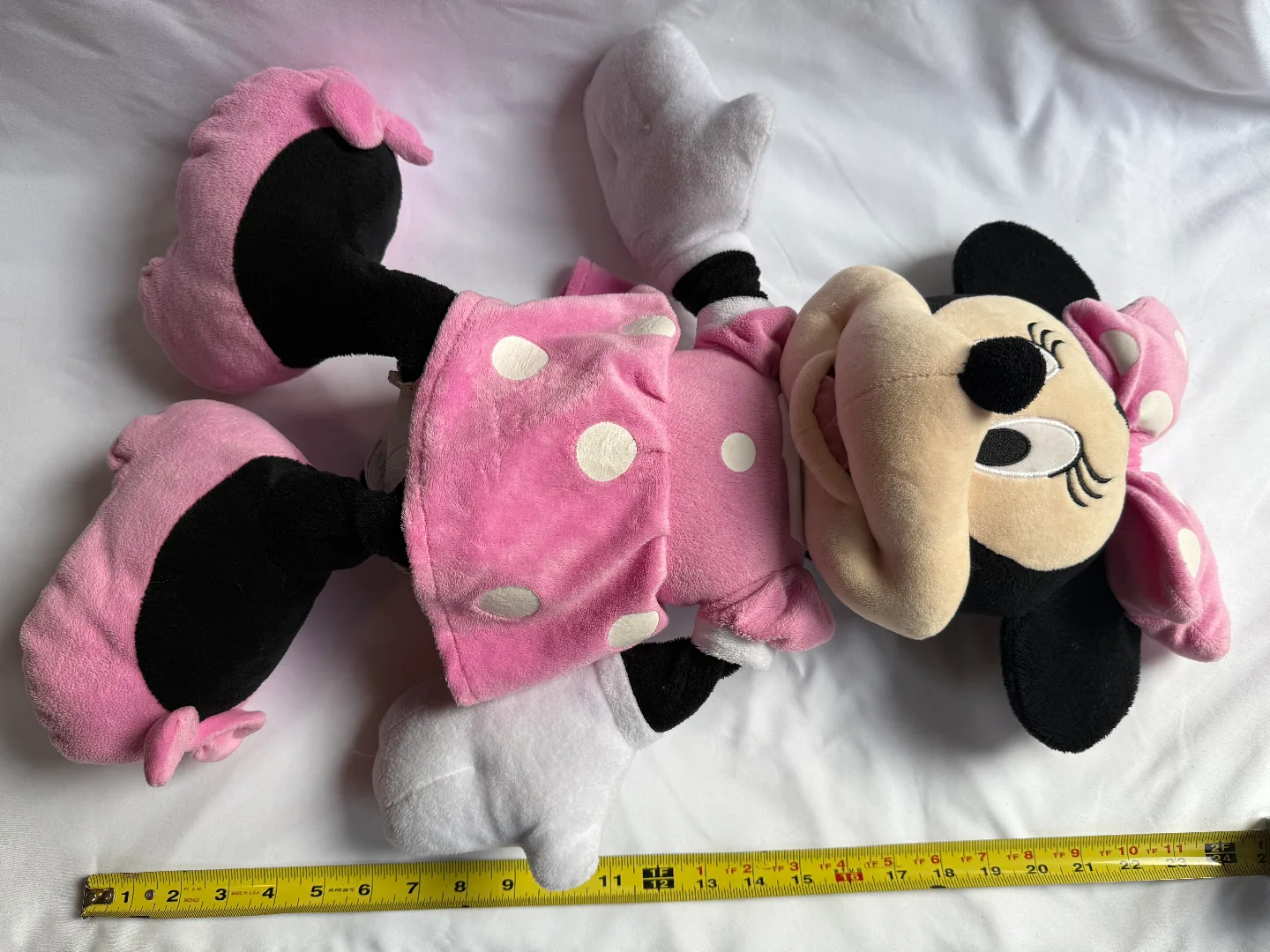 Minnie Mouse Plush Doll image indicator(3)