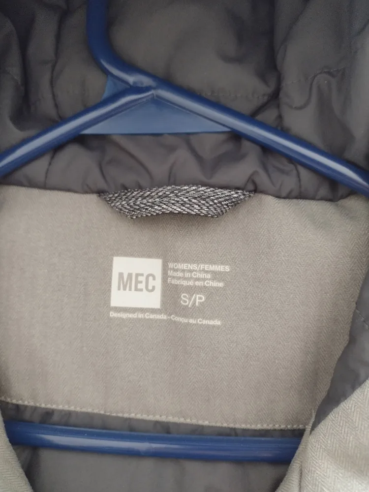 MEC Women's Hooded Winter Coat - Size S image indicator(4)