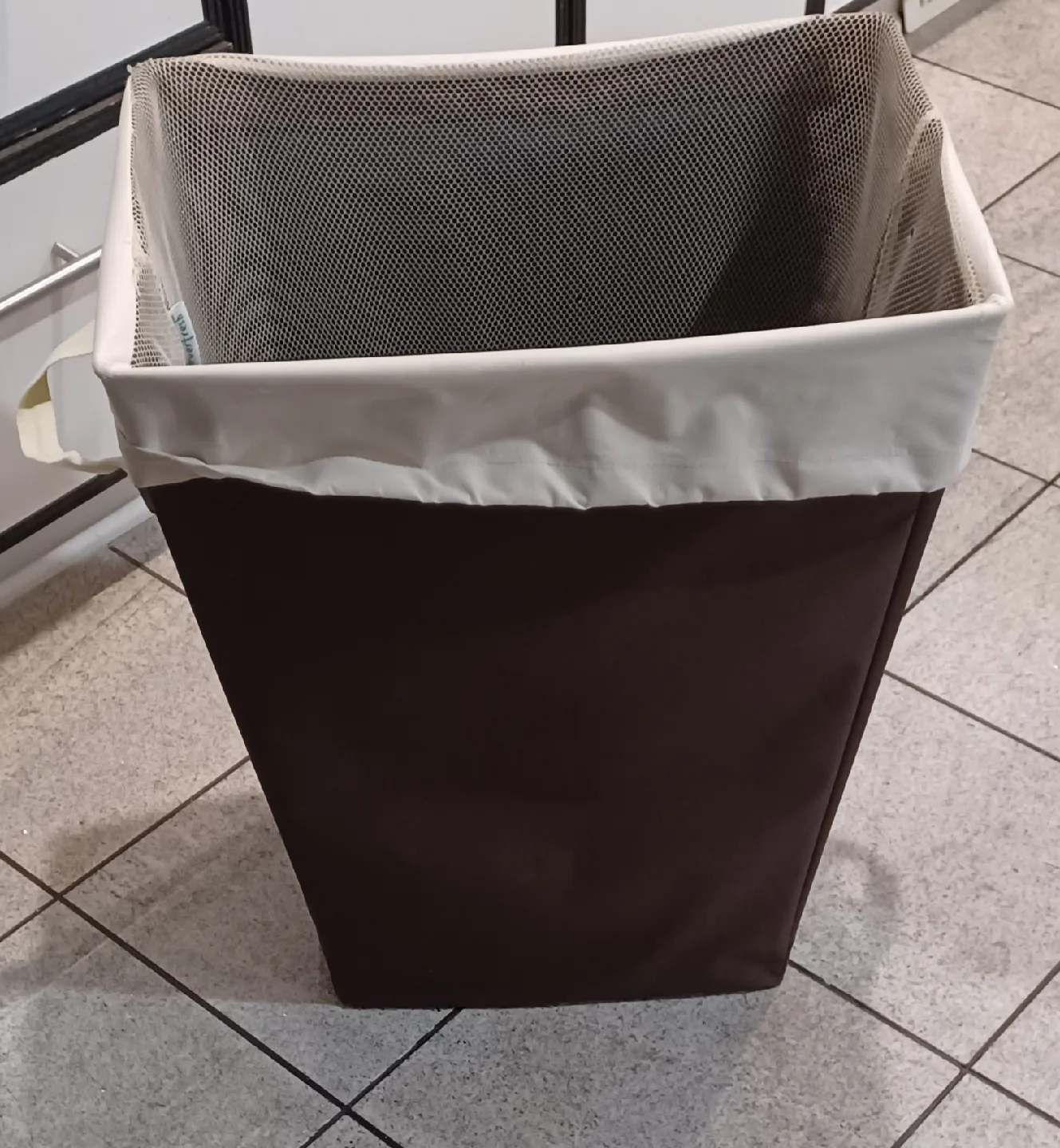 Everfresh Brown Laundry Hamper image indicator(4)