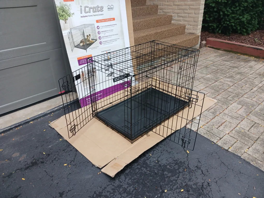 Dog Crate Large 24' x 36' image indicator(2)