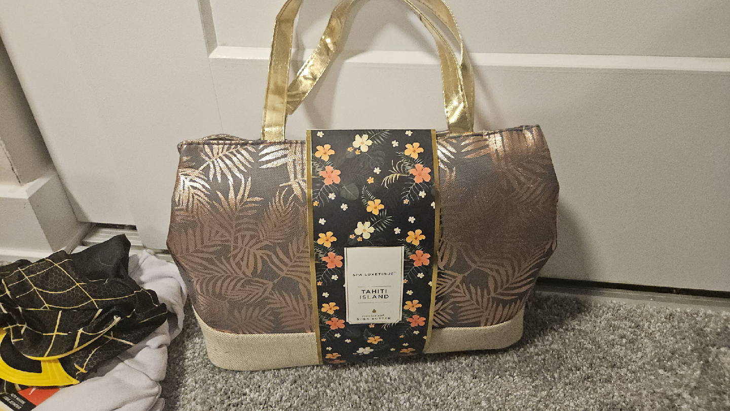Spa Luxetique Tahiti Island Tote Bag