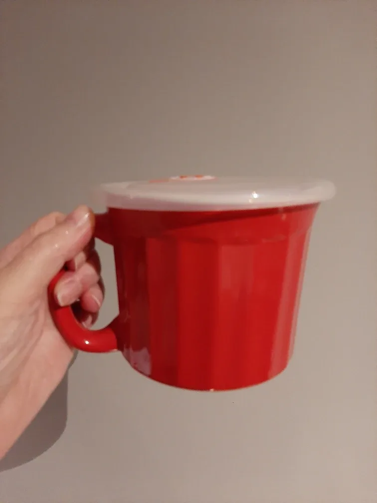 Large Red Porcelain Mug with Lid image indicator(3)