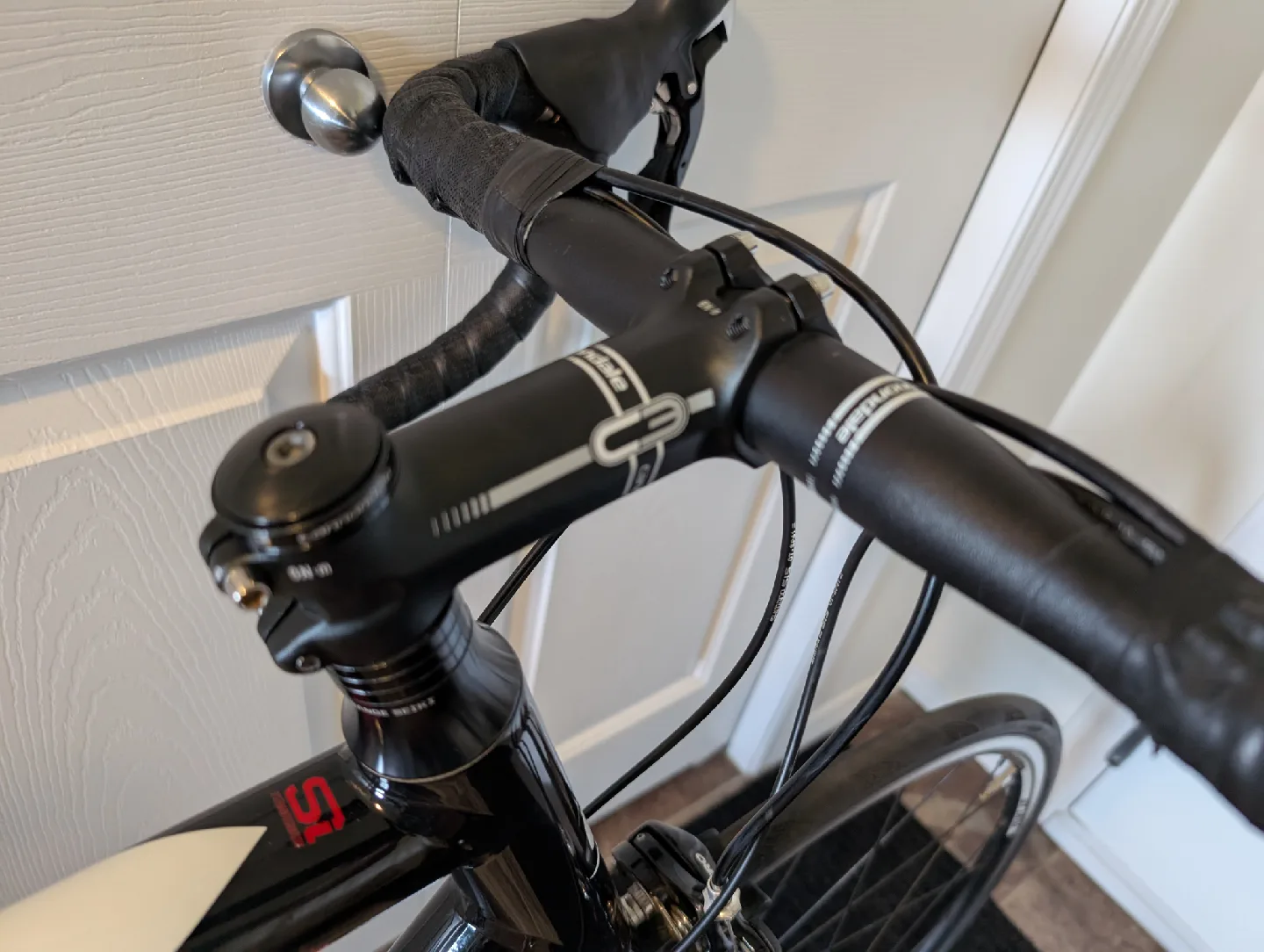 Cannondale CAAD8 Road Bike - 58cm image indicator(4)