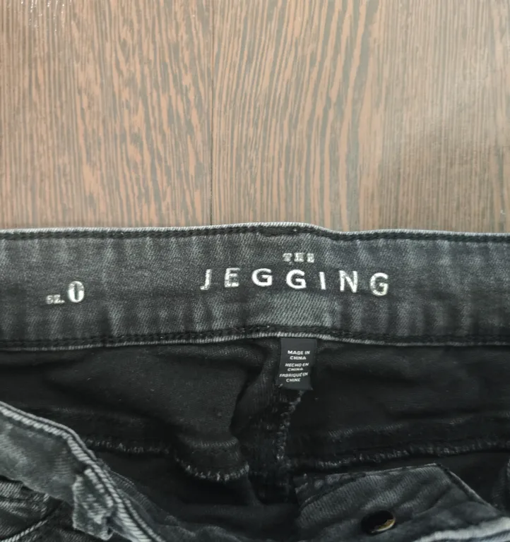 Hudson Jeans Size 24 & Jegging Size 0 image indicator(2)