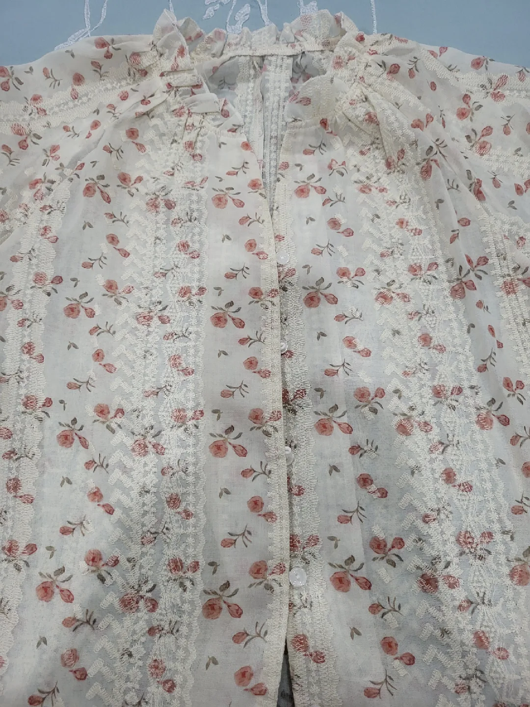 Floral Print Blouse with Lace Detail image indicator(2)