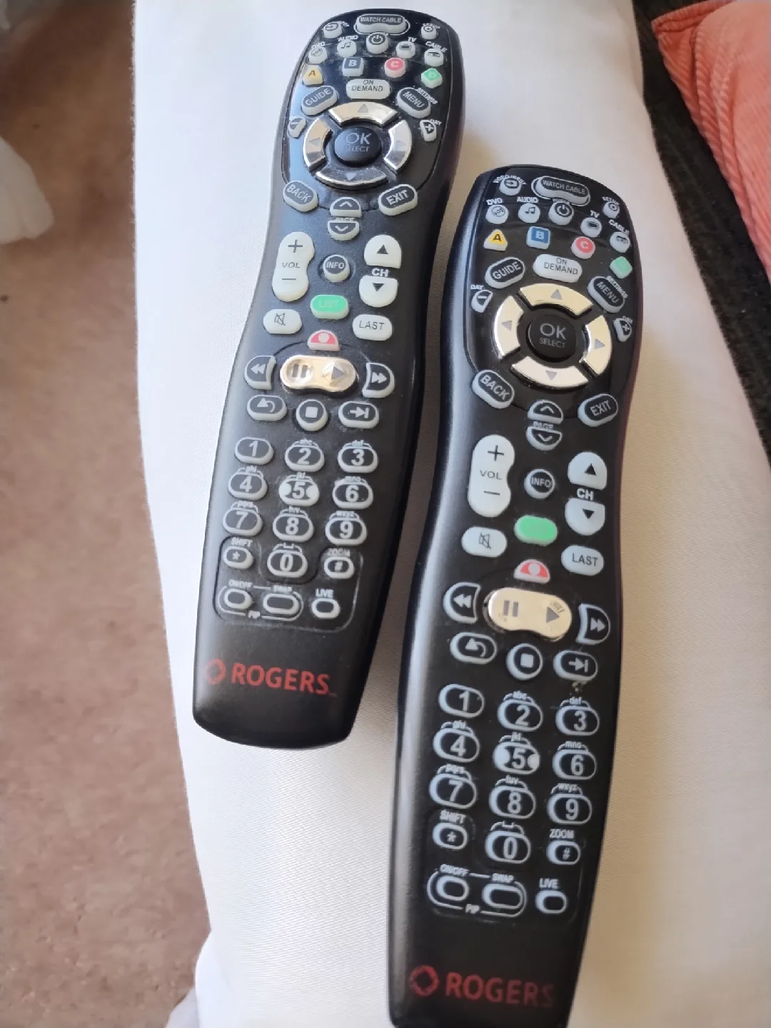 Rogers URC-2125BC0-BX Remote Control thumbnail