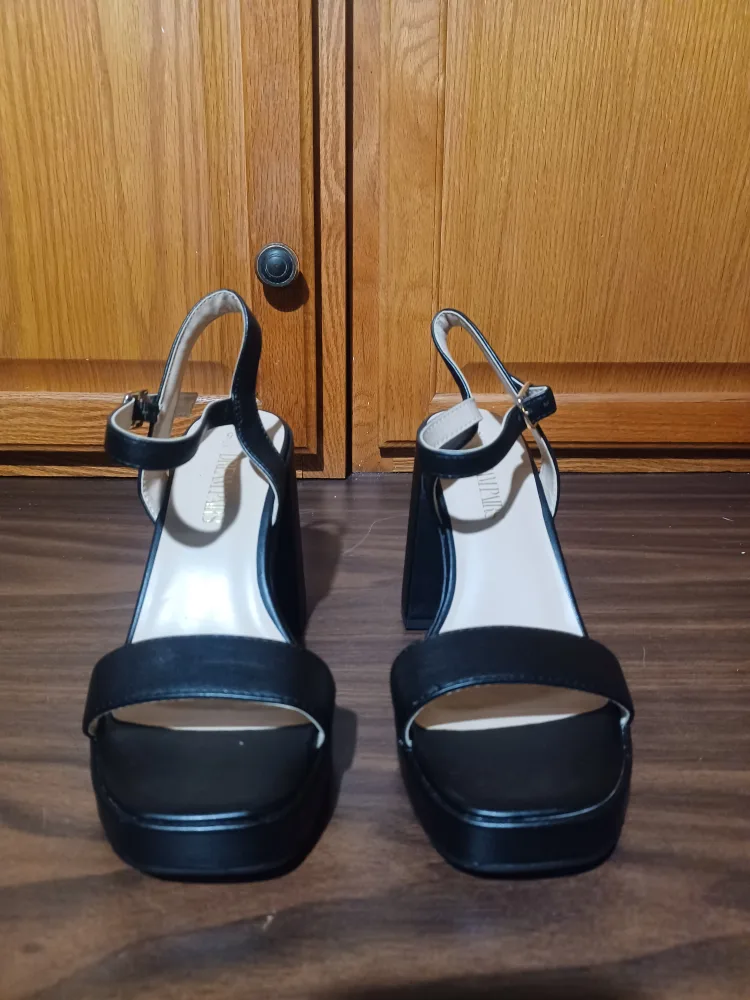 Dream Pairs Black Platform Heels - Size 7.5 thumbnail