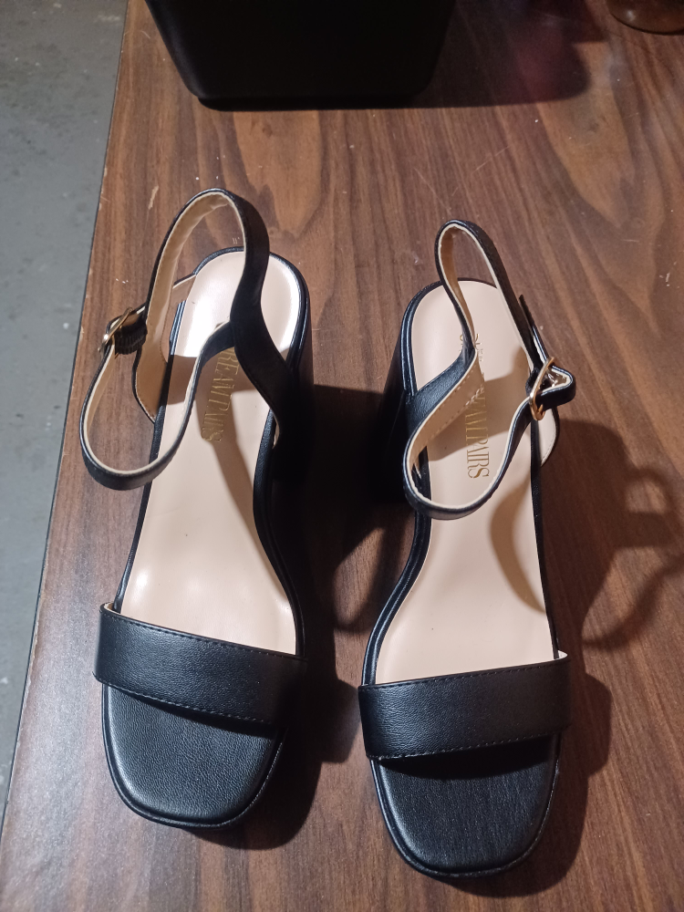 Dream Pairs Black Platform Heels - Size 7.5 - photo 2