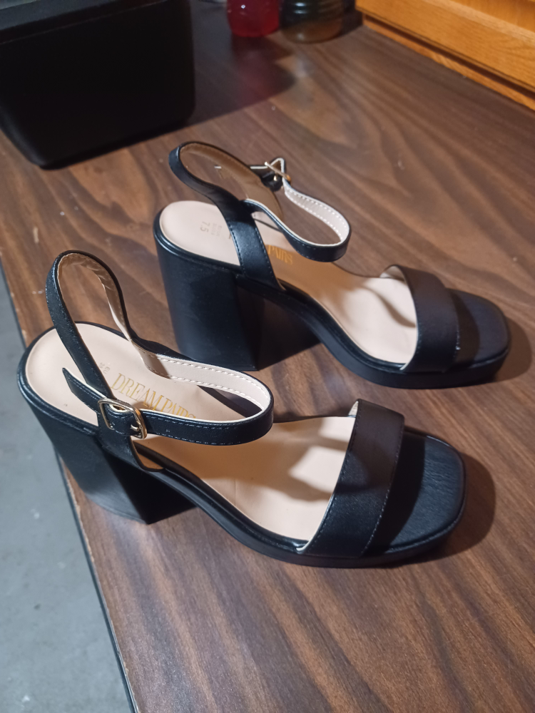 Dream Pairs Black Platform Heels - Size 7.5 - photo 3