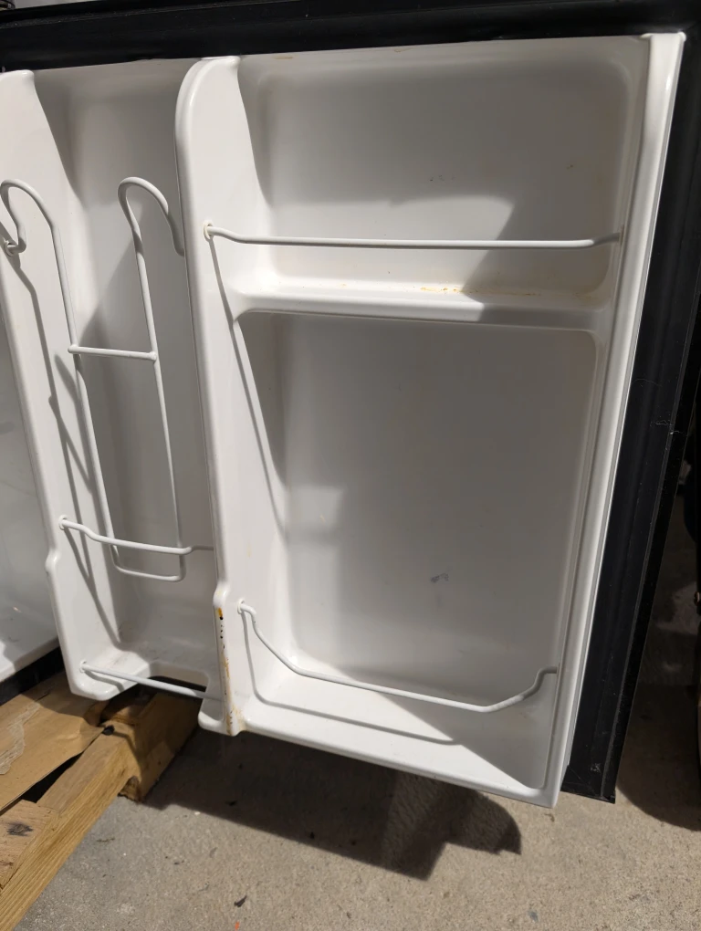Black & Decker Compact Mini Fridge - photo 4