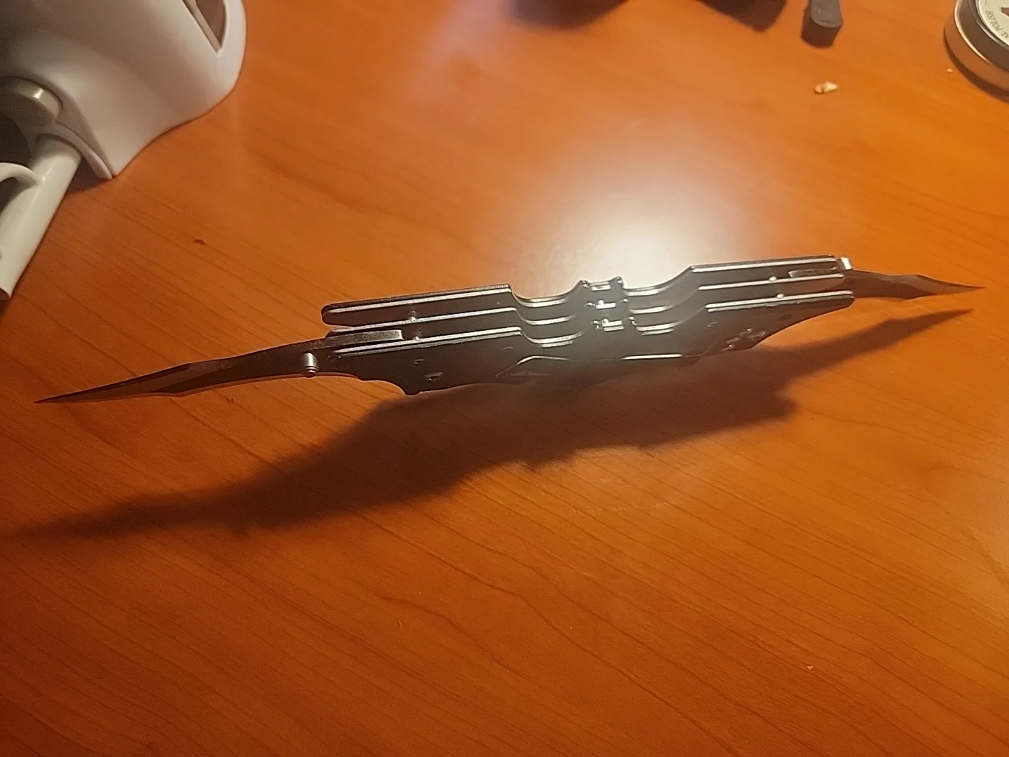 Batman Batarang Folding Knife image indicator(5)