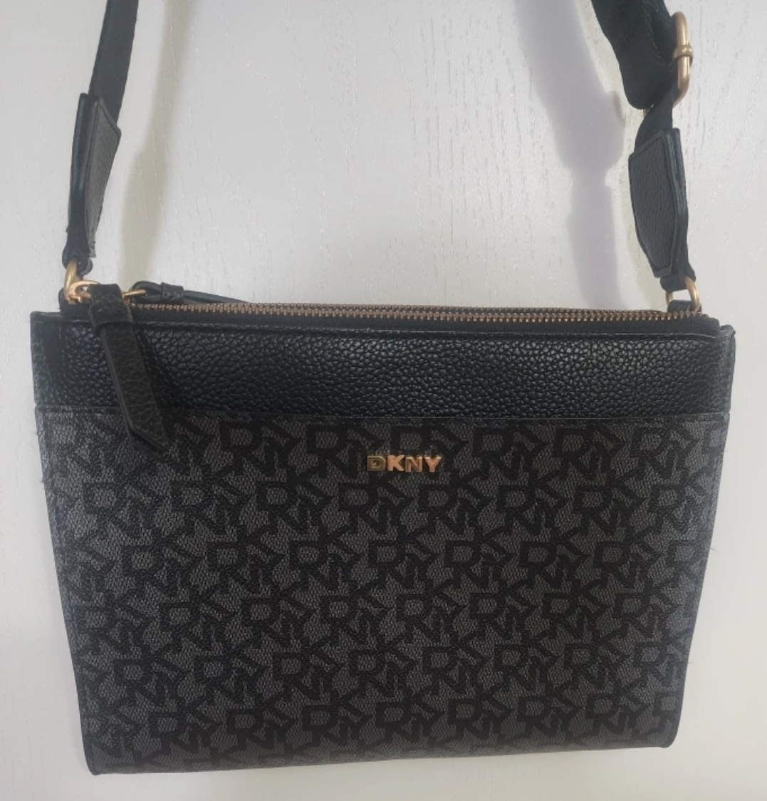 DKNY Purse - Black(Pickup only) Not accepting offers