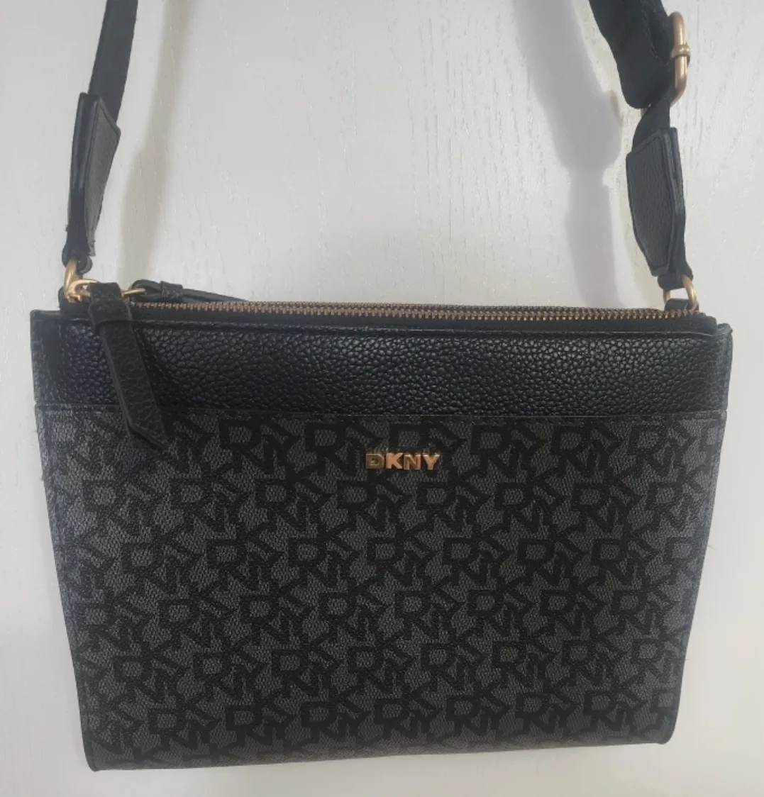 DKNY Purse - Black(Pickup only) Not accepting offers