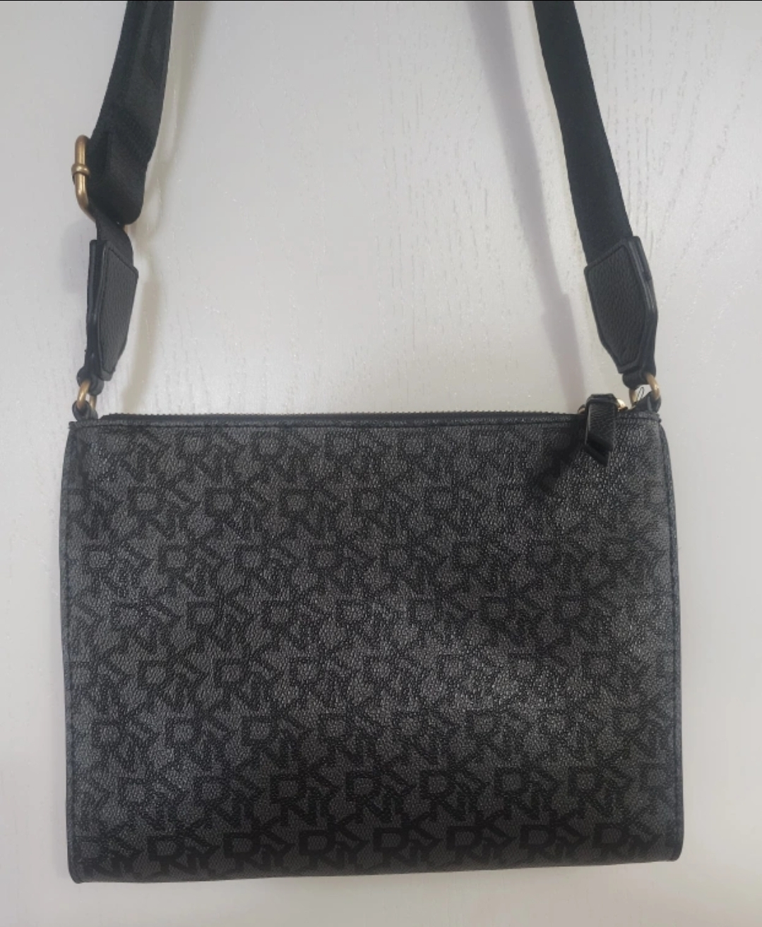 DKNY Purse - Black(Pickup only) Not accepting offers - photo 2