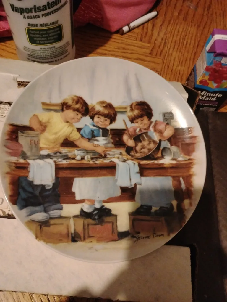 Jeanne Down Knowles Collector Plate "The Taste Test" thumbnail