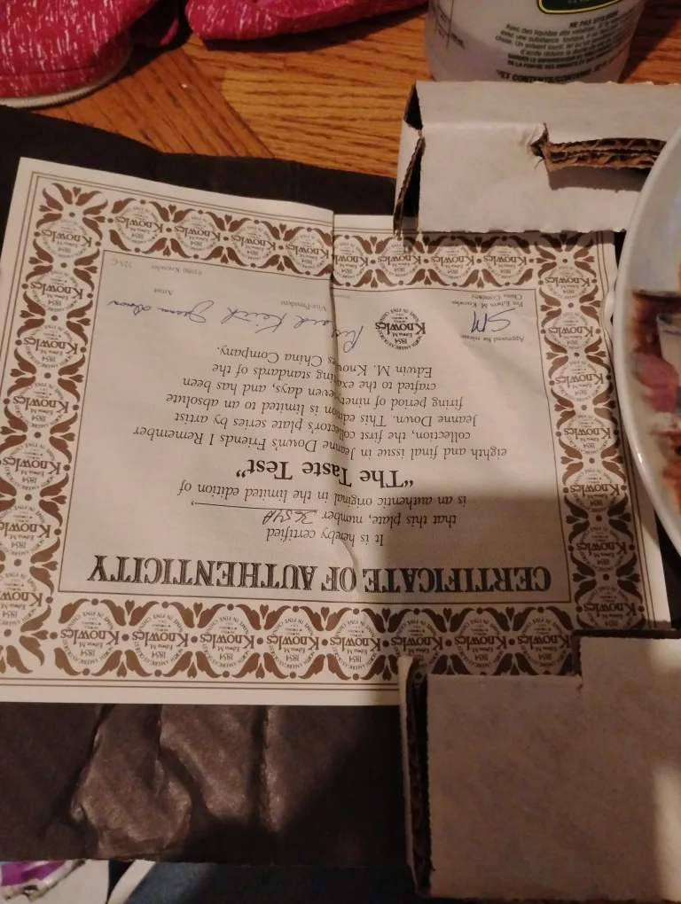 Jeanne Down Knowles Collector Plate "The Taste Test" image indicator(2)