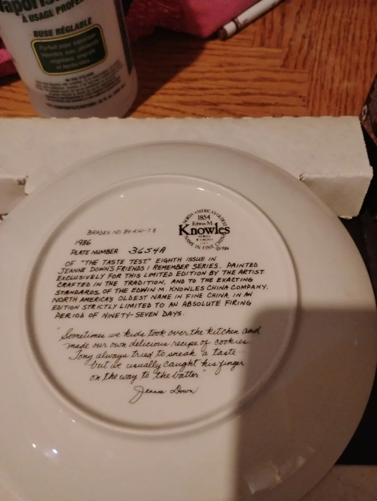 Jeanne Down Knowles Collector Plate "The Taste Test" image indicator(3)