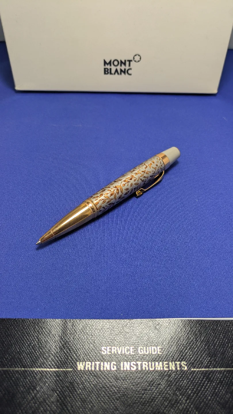 Montblanc Bohème Doué Moongarden Ballpoint Pen image indicator(6)